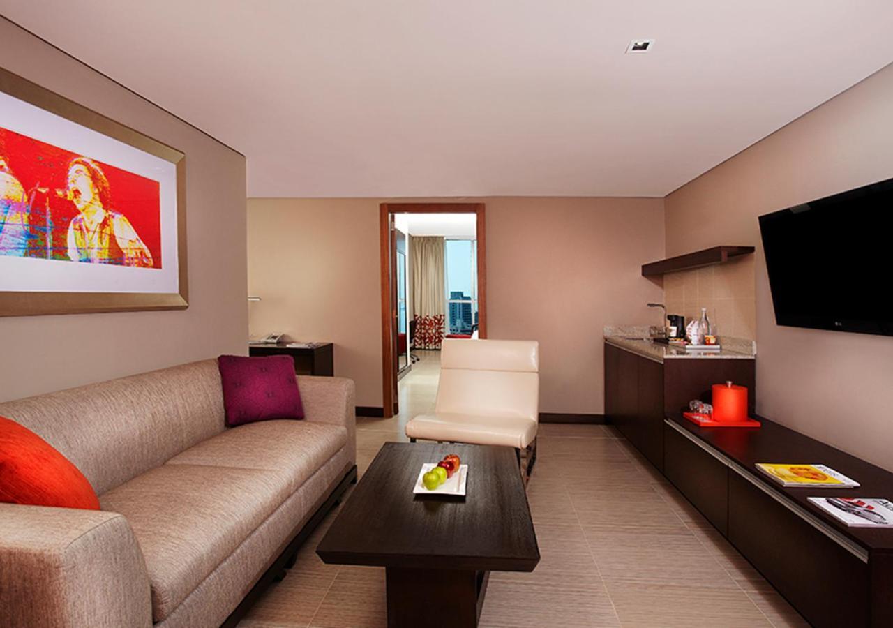 Hard Rock Hotel Panama Megapolis Bagian luar foto Living room