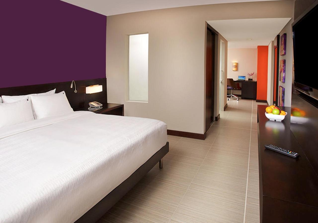 Hard Rock Hotel Panama Megapolis Bagian luar foto Suite