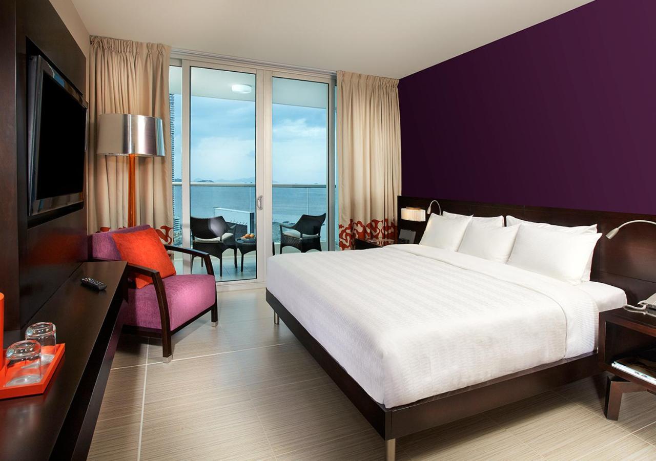 Hard Rock Hotel Panama Megapolis Bagian luar foto A room at the Hard Rock Hotel